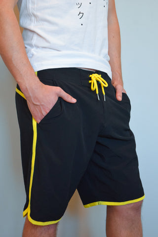 Shorts Híbridos de Competição Masculino em Amarelo